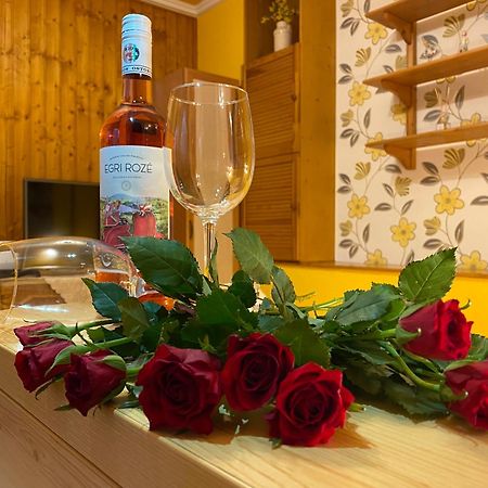 Csobogo Vendeghaz Apartment Егер Екстериор снимка