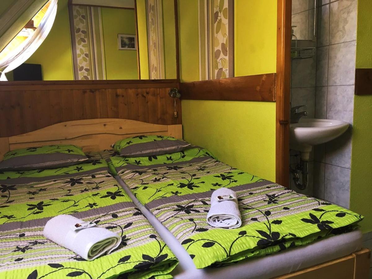 Csobogo Vendeghaz Apartment Егер Екстериор снимка