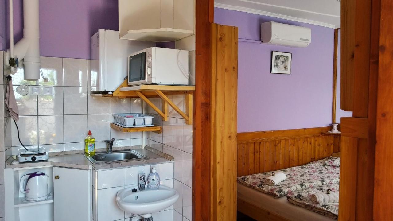 Csobogo Vendeghaz Apartment Егер Екстериор снимка