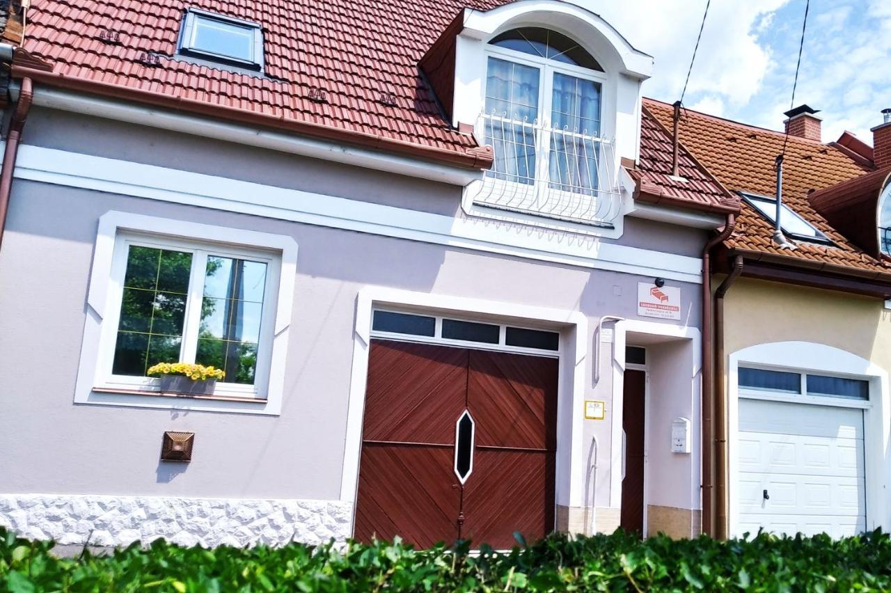 Csobogo Vendeghaz Apartment Егер Екстериор снимка