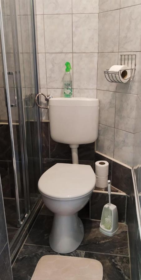 Csobogo Vendeghaz Apartment Егер Екстериор снимка